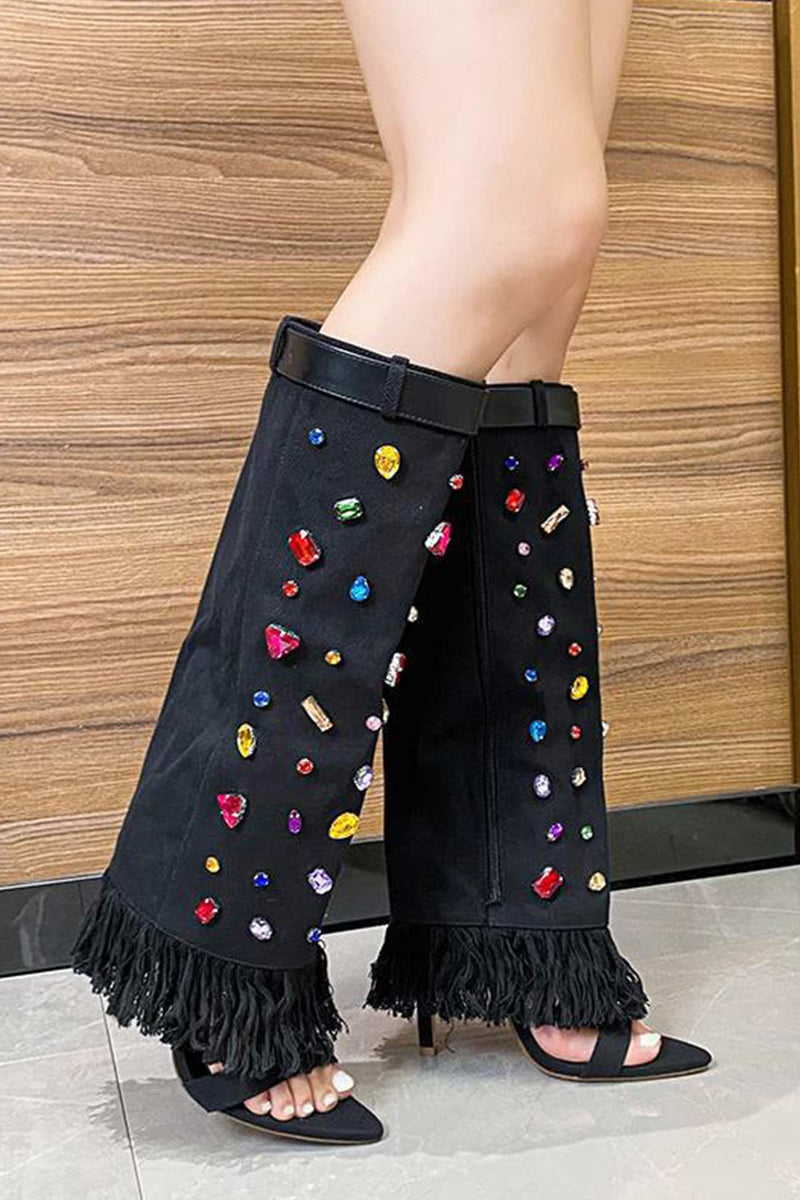 Effortlessly Elegant Boots with a Timeless Design