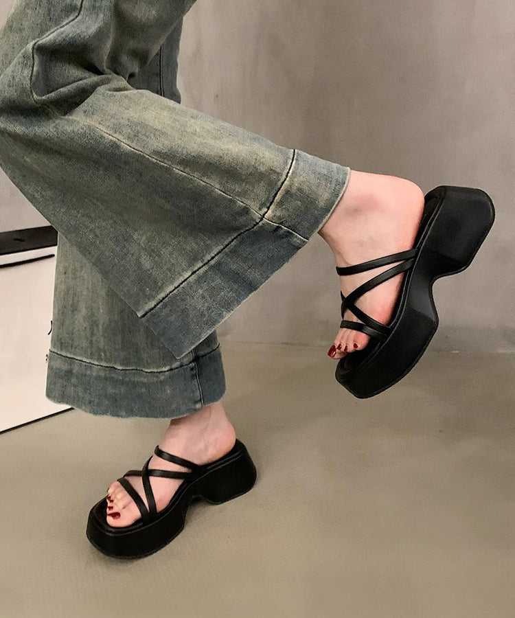 Well Tailored Sandals with a Graceful Silhouette