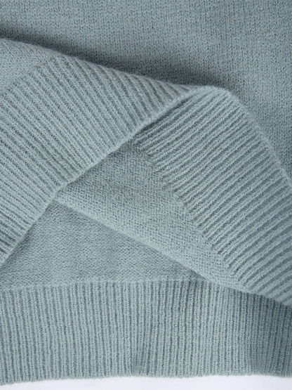 Classic Vintage Sweater with a Flattering Fit