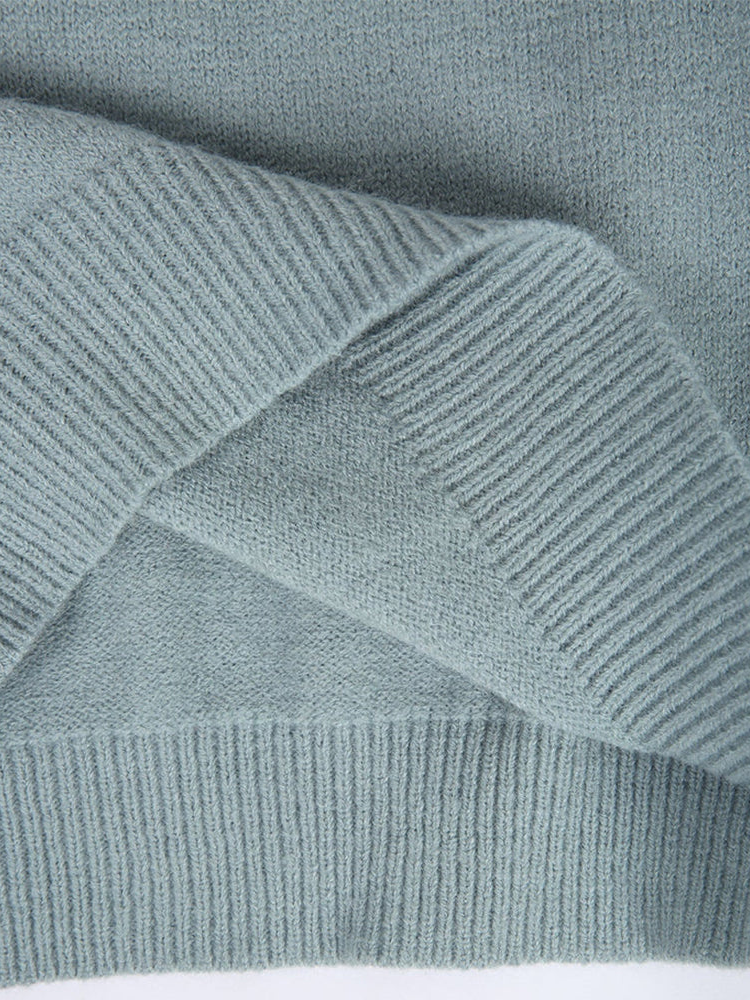 Classic Vintage Sweater with a Flattering Fit