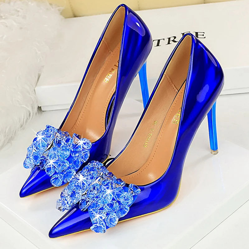 Polished Heels with an Effortless Classic Look