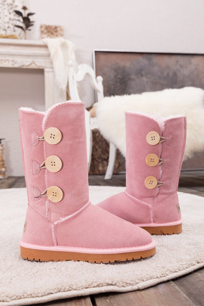 Classic Vintage Boots with a Flattering Fit