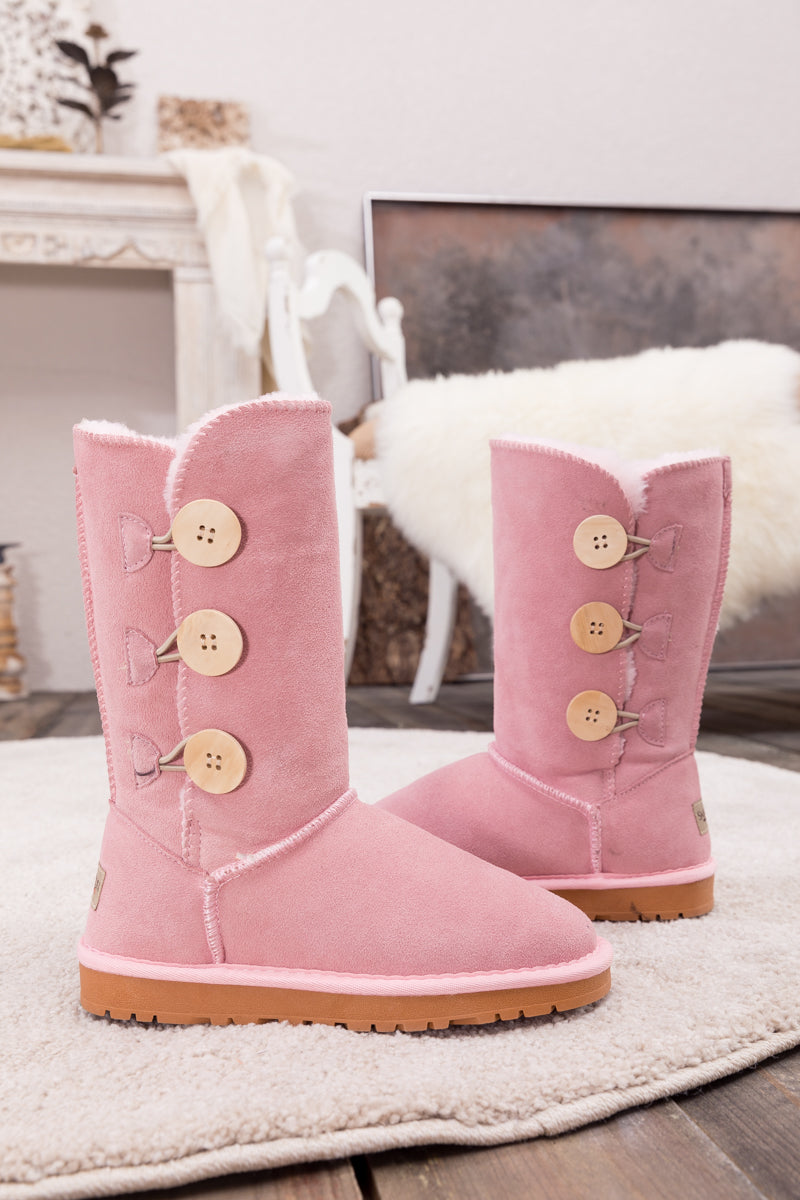 Classic Vintage Boots with a Flattering Fit