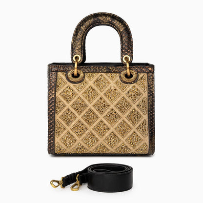 Gracefully Styled Bag for Any Occasion