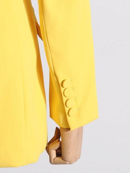Sophisticated Garment with a Clean Classic Look