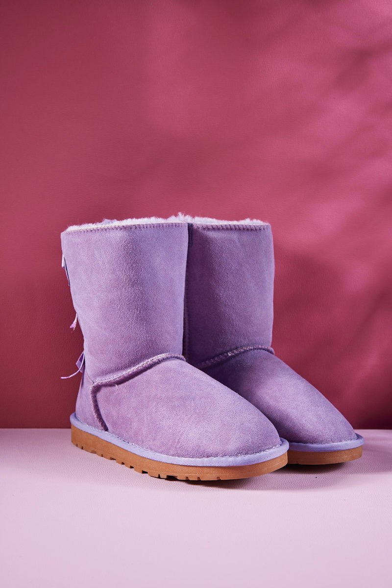 Well Tailored Boots with a Graceful Silhouette