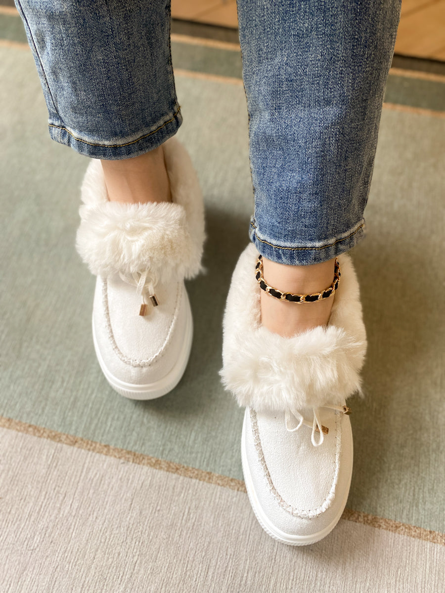 Sophisticated Garment with a Clean Classic Look
