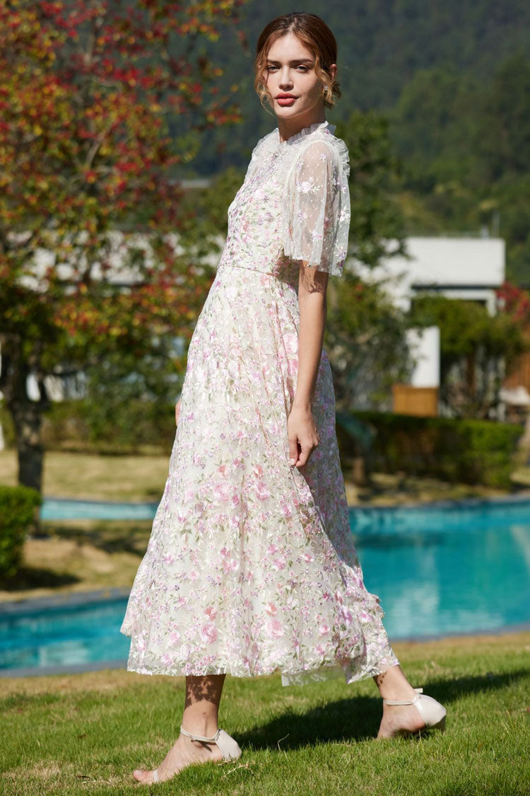 Classic Vintage Dress with a Flattering Fit