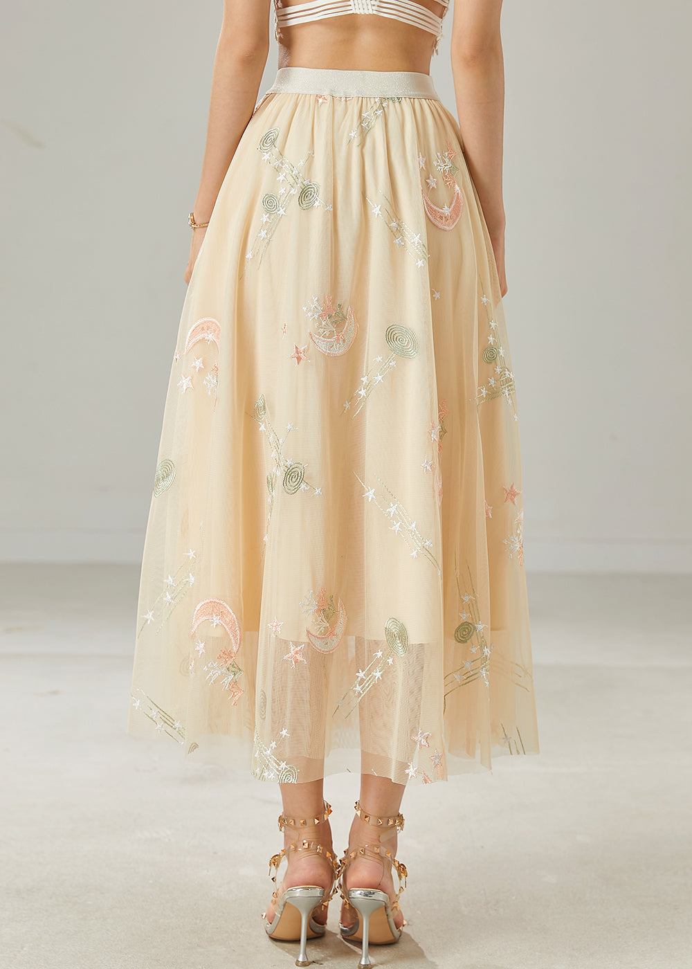 Well Tailored Garment with a Graceful Silhouette