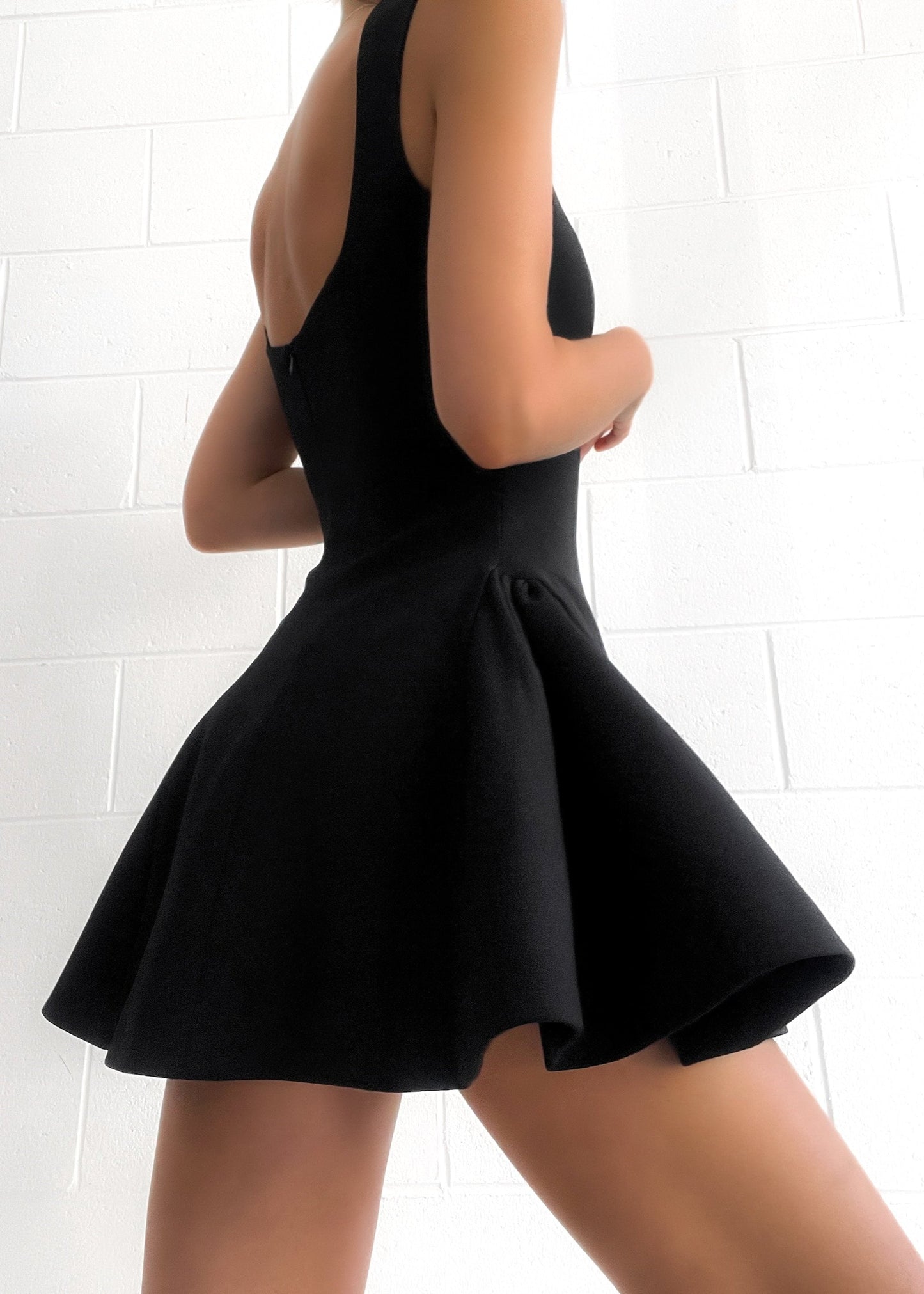 Well Tailored Dress with a Graceful Silhouette