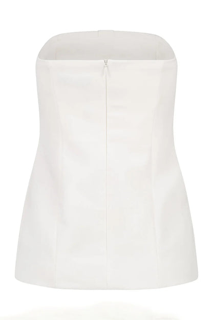 Effortlessly Elegant Pants with a Timeless Design