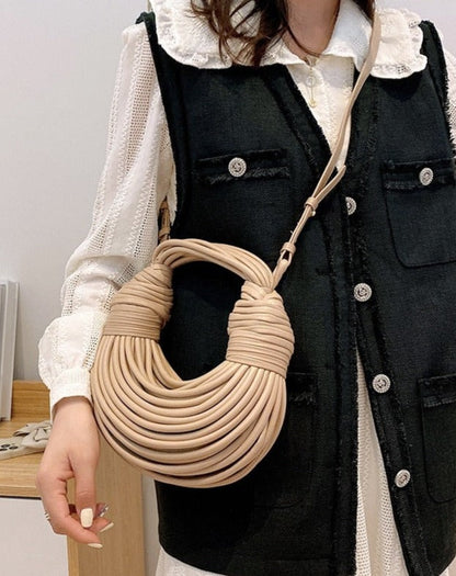 Gracefully Styled Bag for Any Occasion