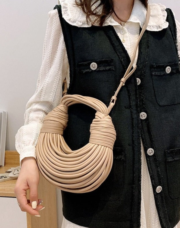 Gracefully Styled Bag for Any Occasion