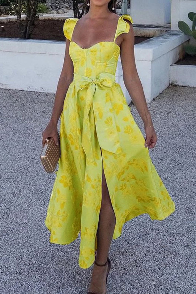 Well Tailored Dress with a Graceful Silhouette