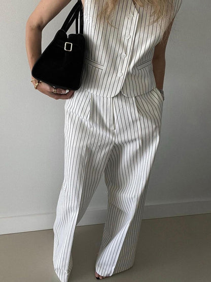 Sophisticated Pants with a Clean Classic Look