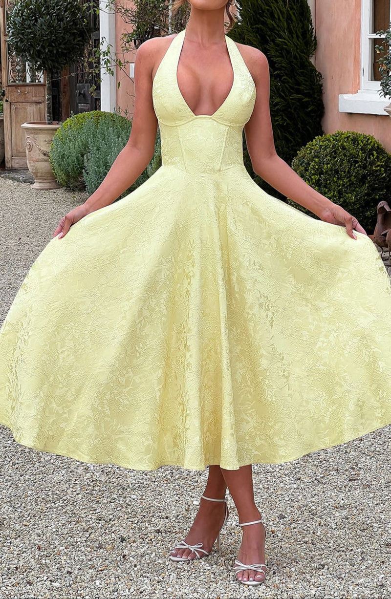 Beautifully Finished Dress in a Timeless Design