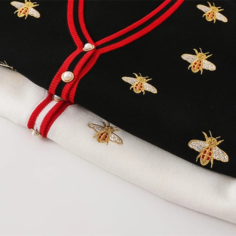 Effortlessly Elegant Cardigan with a Timeless Design