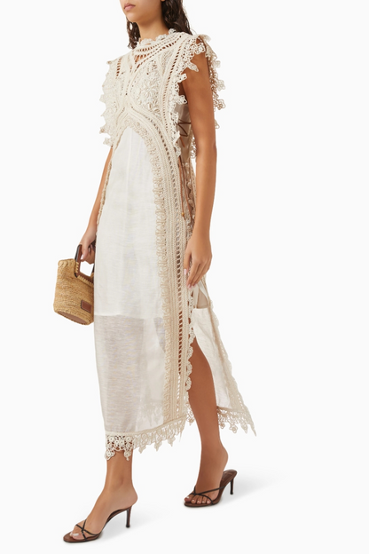 Beautifully Finished Dress in a Timeless Design