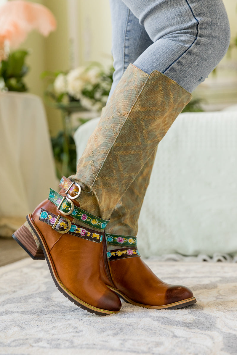 Gracefully Styled Garment for Any Occasion