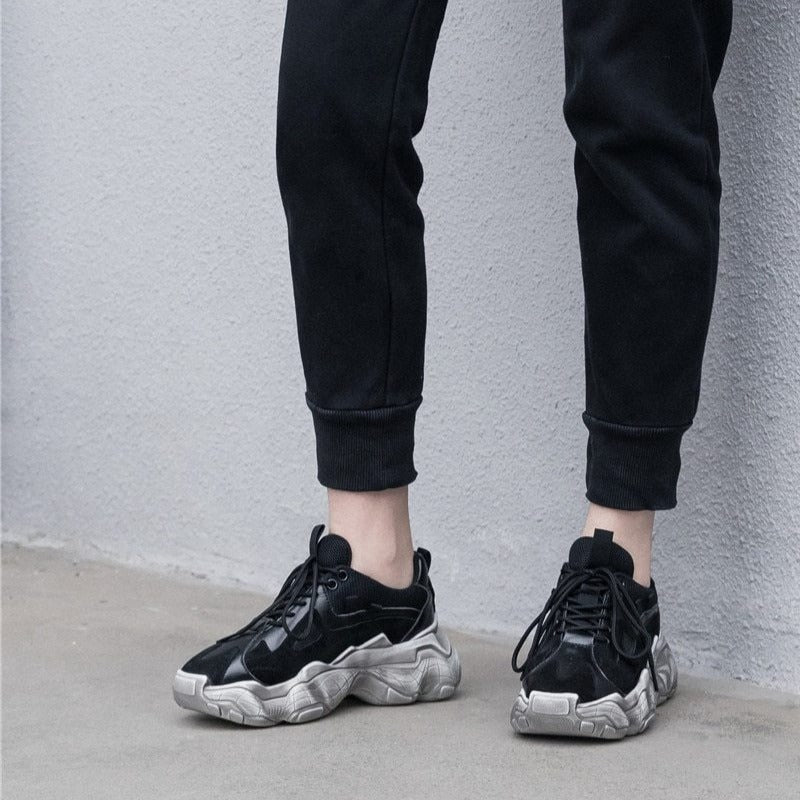 Beautifully Crafted Sneakers in a Classic Style