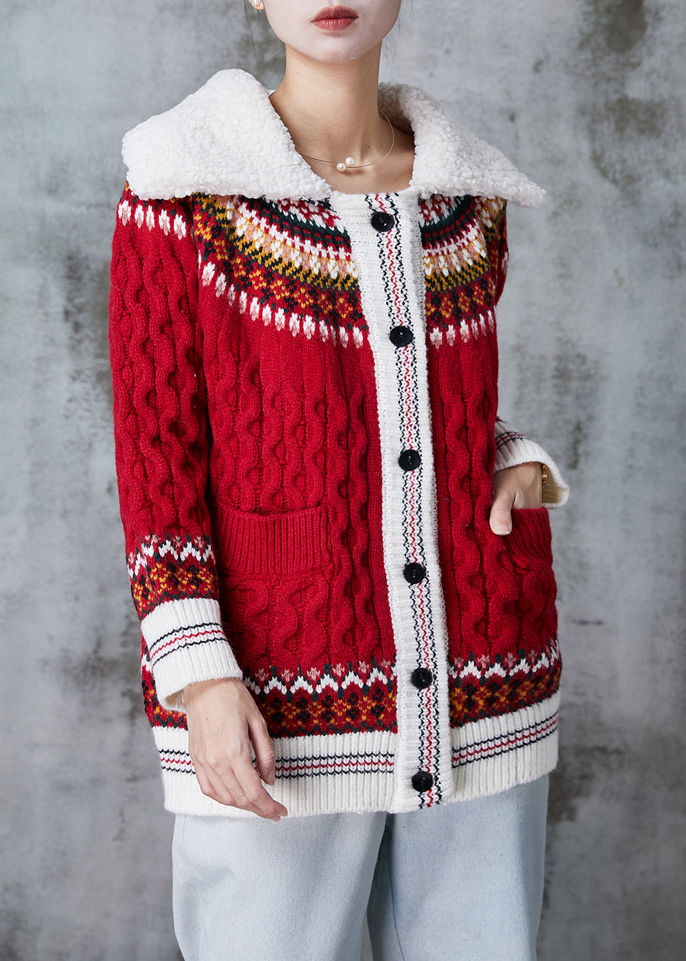 Well Tailored Cardigan with a Graceful Silhouette