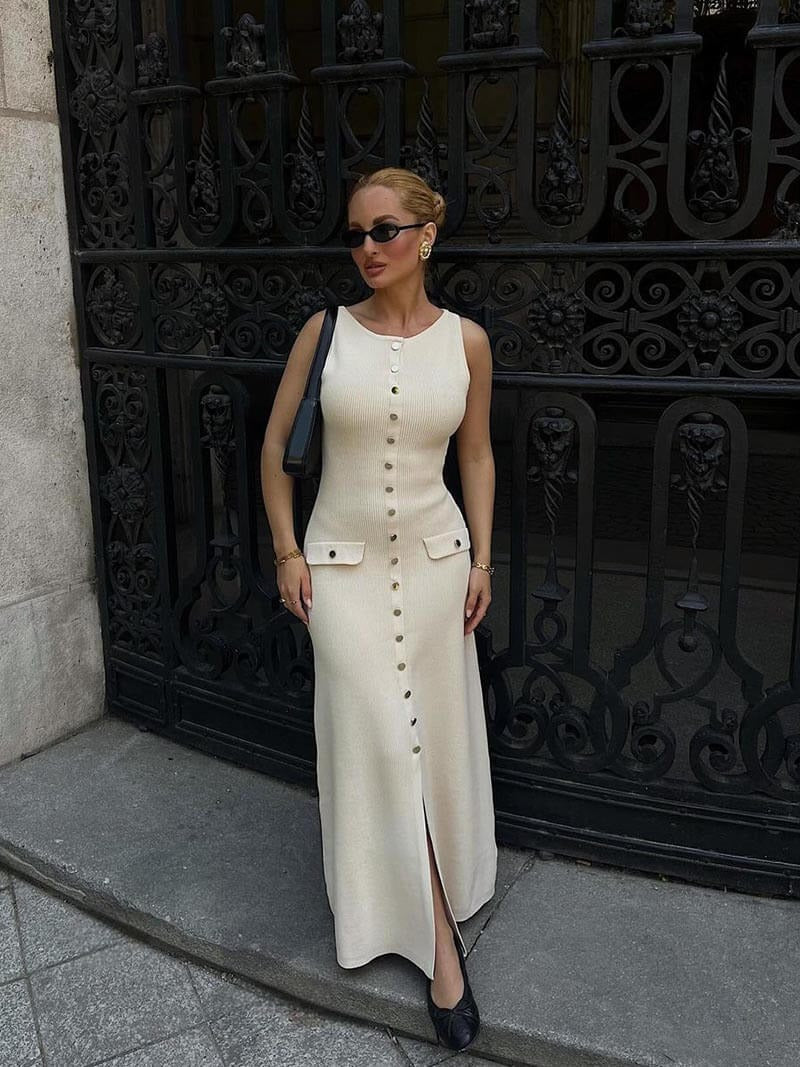 Effortlessly Elegant Dress with a Timeless Design