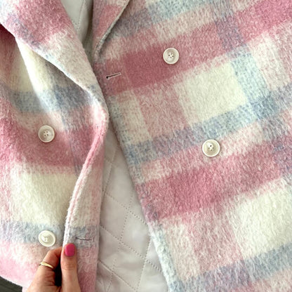 Beautifully Finished Coat in a Timeless Design