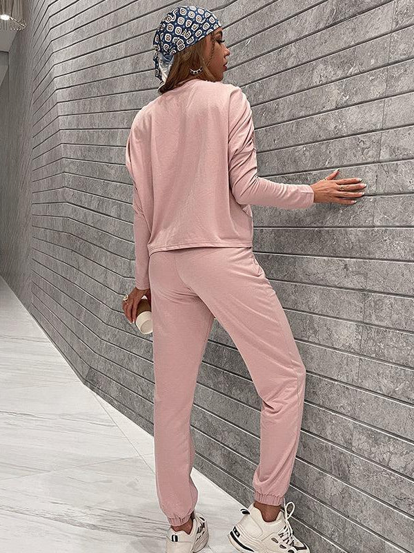 Elegantly Styled Pants for Everyday Wear