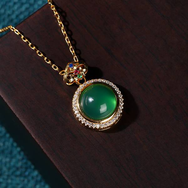 A Vintage Style Garment with Delicate Timeless Details