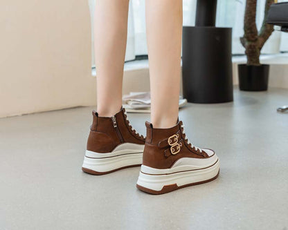 Well Tailored Boots with a Graceful Silhouette
