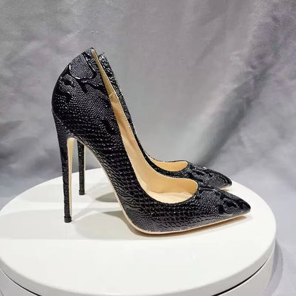 Well Tailored Shoes with a Graceful Silhouette