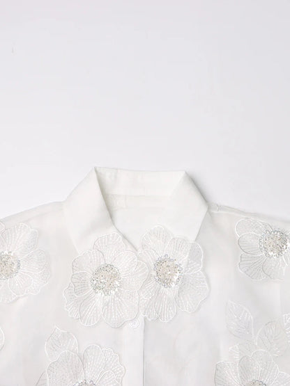 Effortlessly Elegant Blouse with a Timeless Design