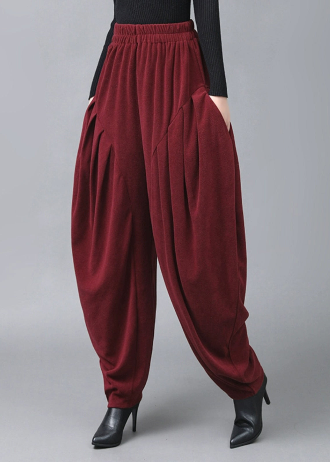 Well Tailored Pants with a Graceful Silhouette