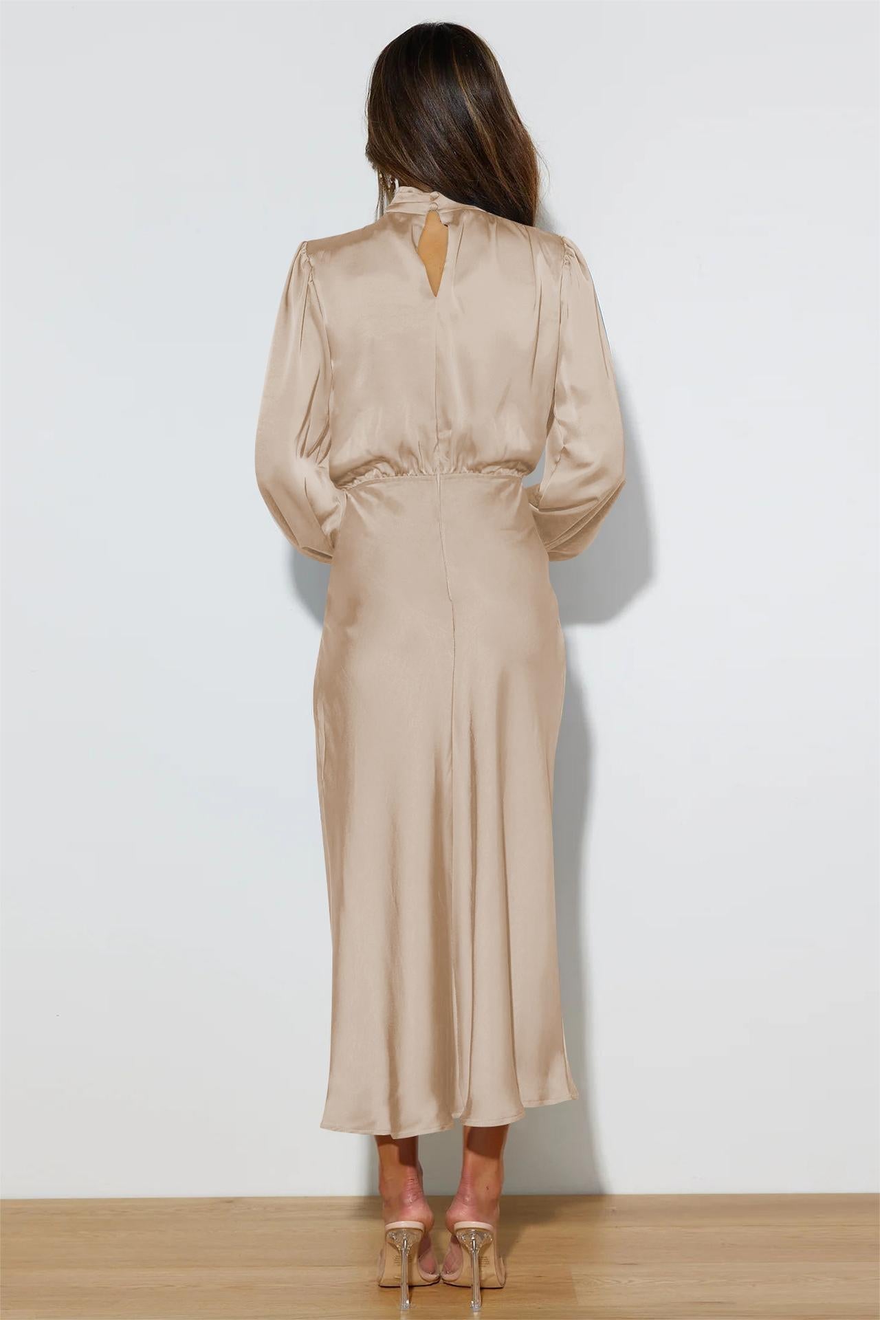 Effortlessly Elegant Dress with a Timeless Design