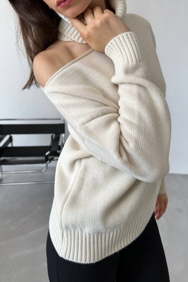 Beautifully Crafted Top in a Classic Style