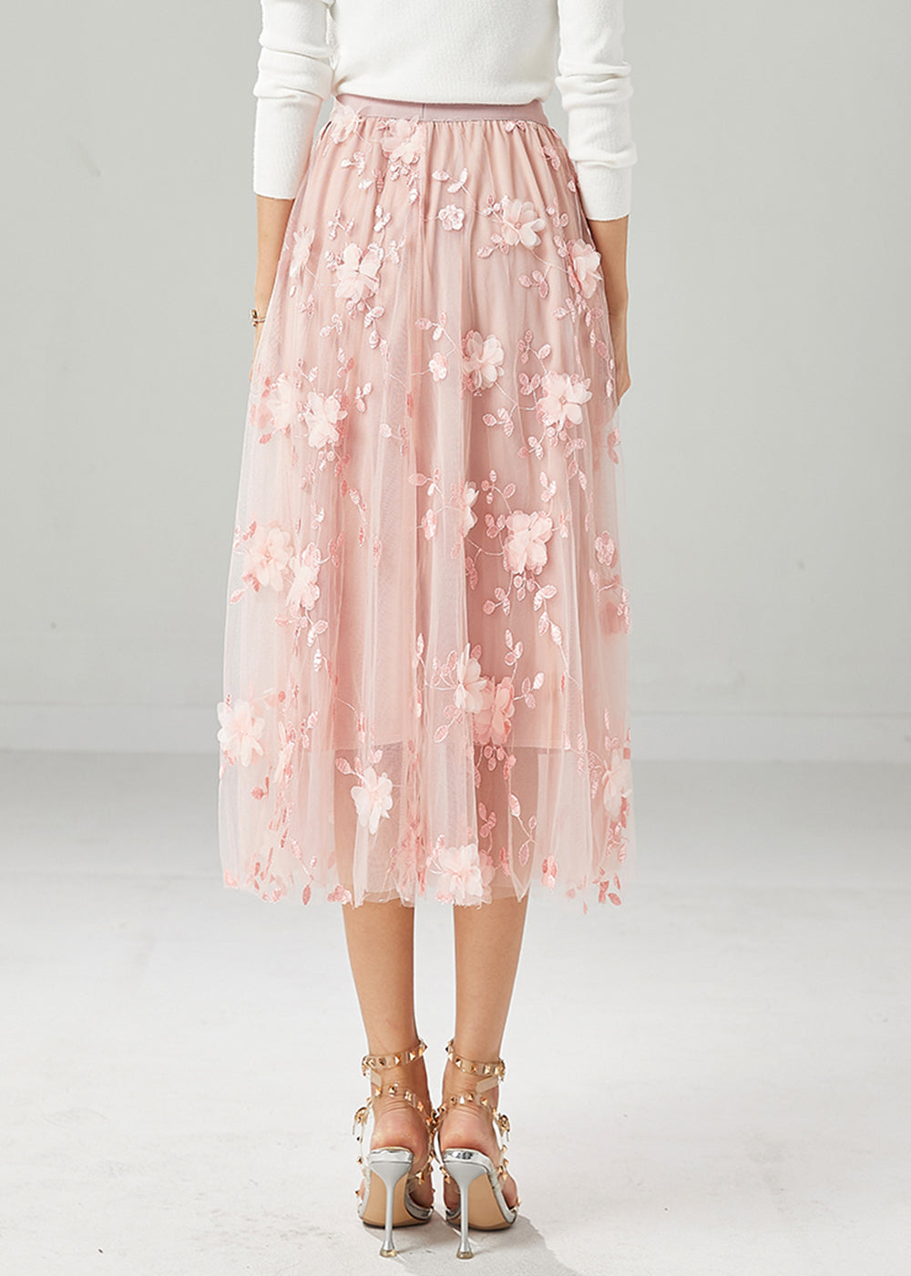 Effortlessly Elegant Garment with a Timeless Design