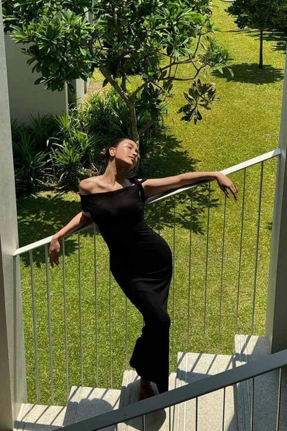 Well Tailored Garment with a Graceful Silhouette