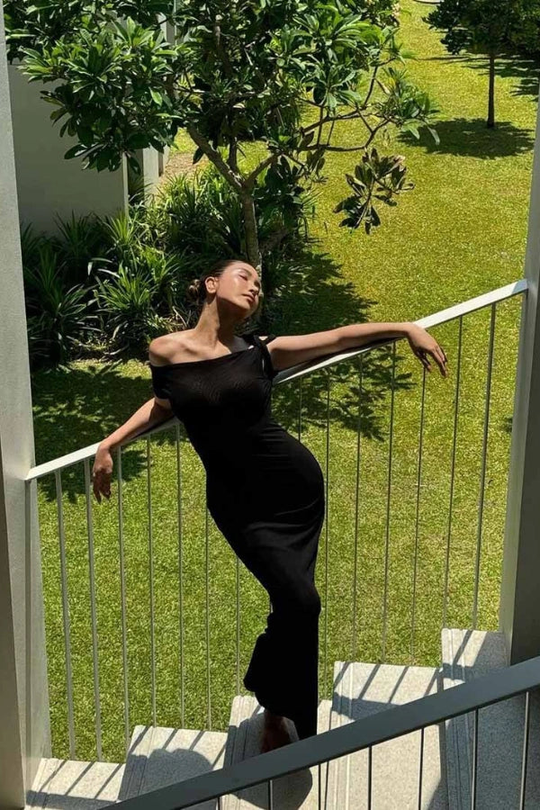 Well Tailored Garment with a Graceful Silhouette