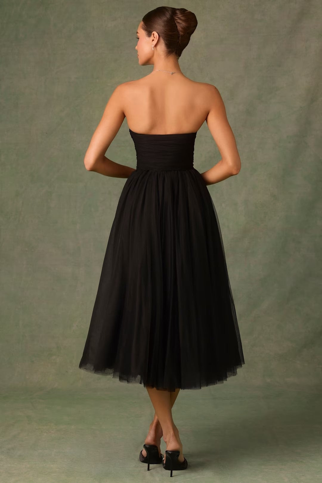 Classic Vintage Dress with a Flattering Fit