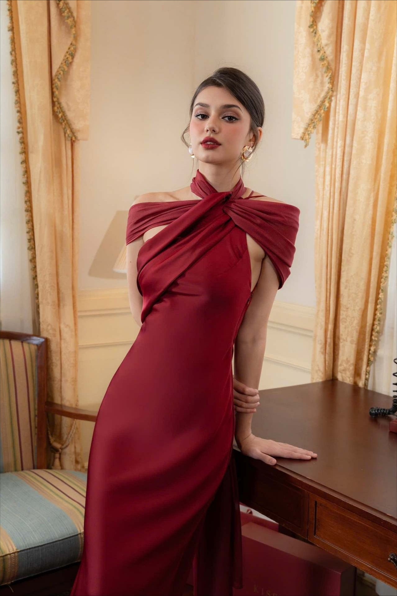 Sophisticated Dress with a Clean Classic Look