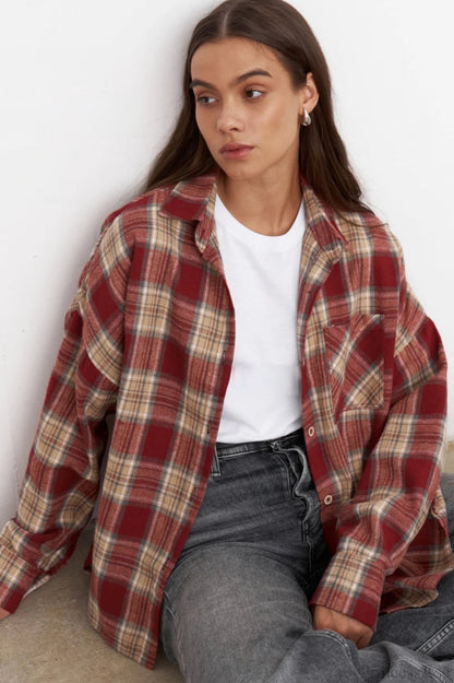 Sophisticated Blouse with a Clean Classic Look