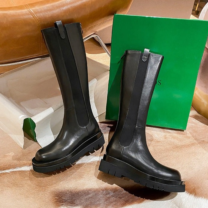 Well Tailored Boots with a Graceful Silhouette
