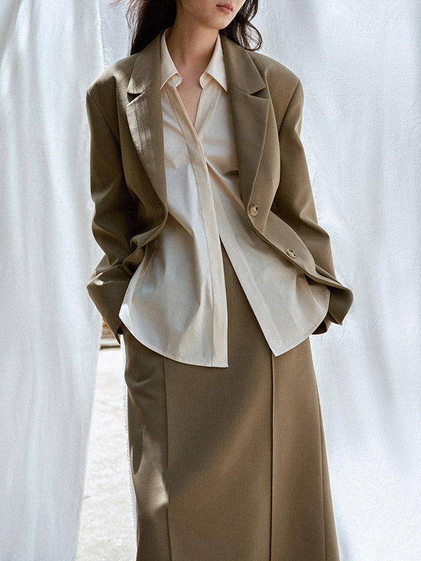 Beautifully Crafted Blouse in a Classic Style