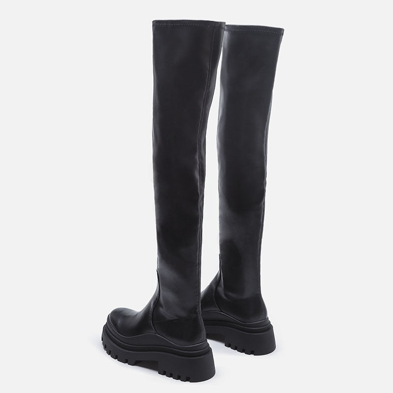 Beautifully Finished Boots in a Timeless Design