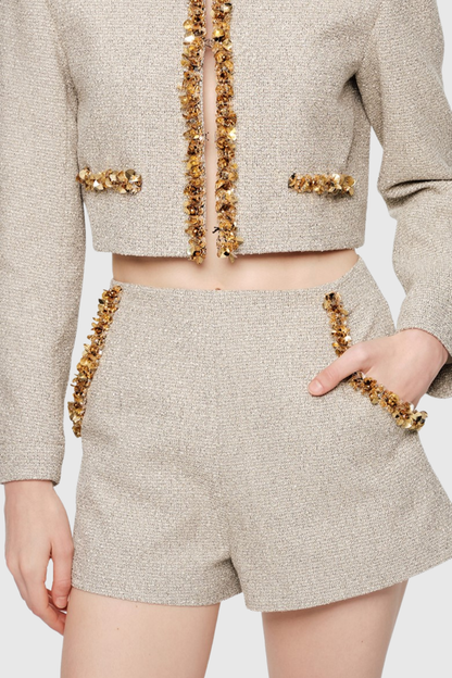 Well Tailored Jacket with a Graceful Silhouette
