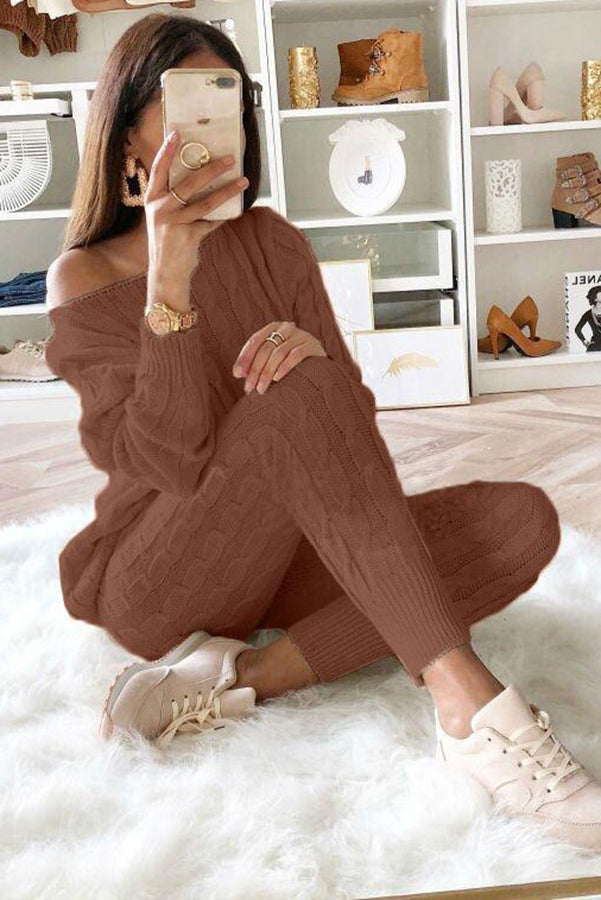 Effortlessly Elegant Sweater with a Timeless Design