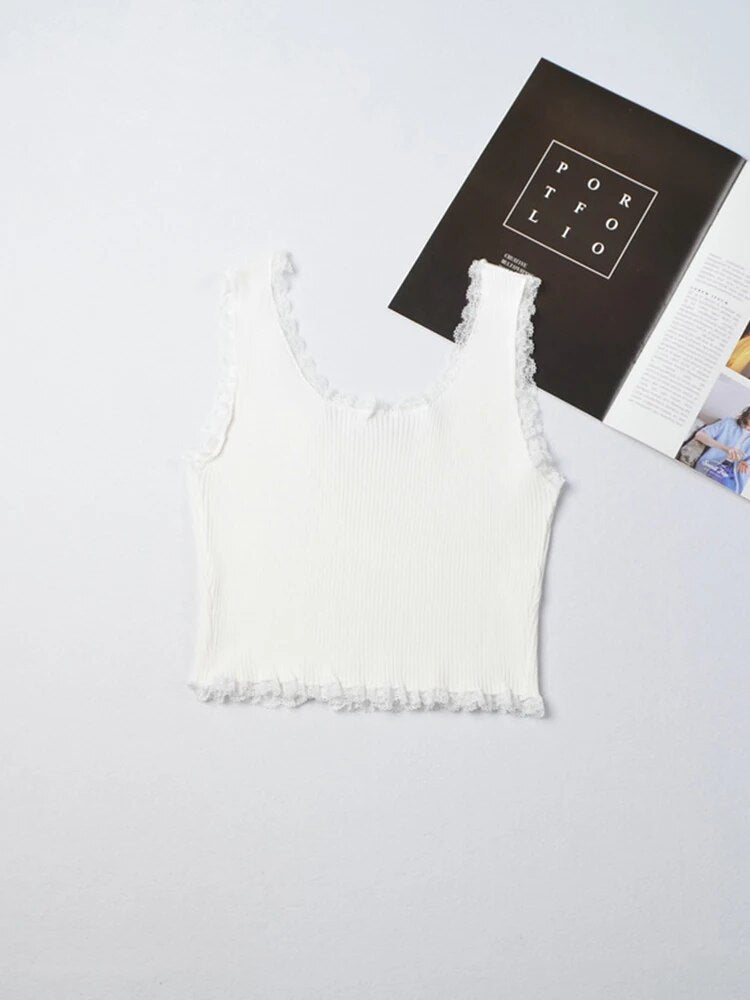 Well Tailored Top with a Graceful Silhouette