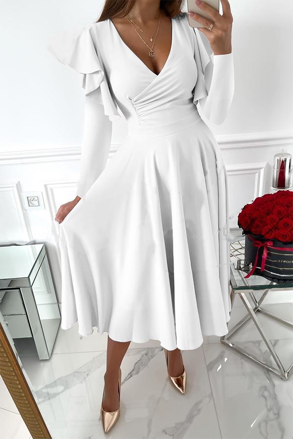 Beautifully Finished Dress in a Timeless Design