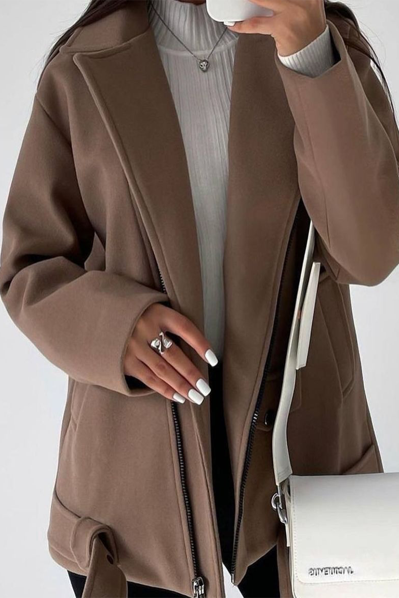 Effortlessly Elegant Garment with a Timeless Design