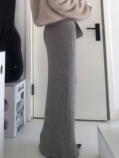 Effortlessly Elegant Garment with a Timeless Design